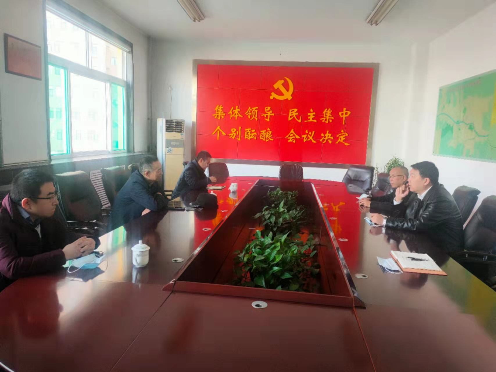 常悟江帶隊(duì)到陽泉市公共交通有限責(zé)任公司對(duì)疫情防控措施落實(shí)情況進(jìn)行督導(dǎo)檢查